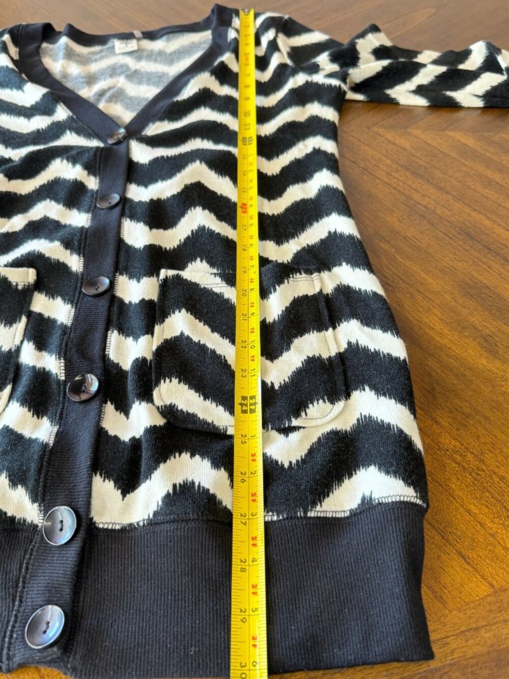 Black & White Chevron Button-Up Cardigan Sweater By Love Tree Size Large - Picture 10 of 11